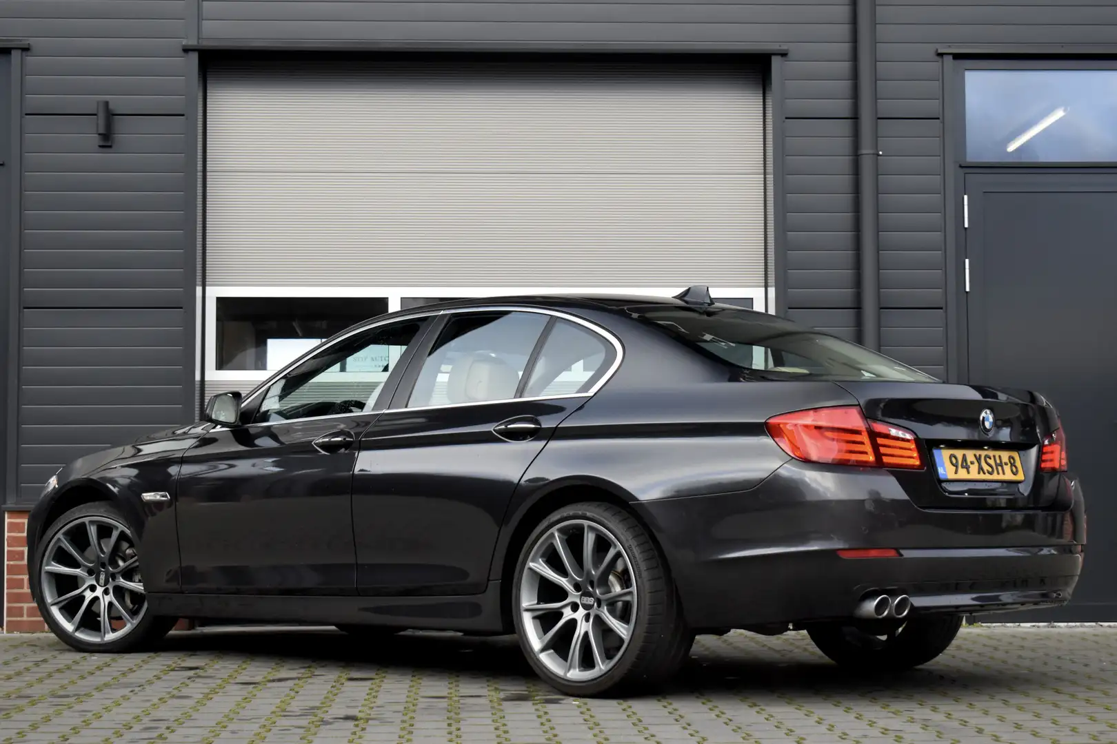 BMW 525 525d 218pk High Executive | NL-Auto | 20'' BBS Vel Grijs - 2