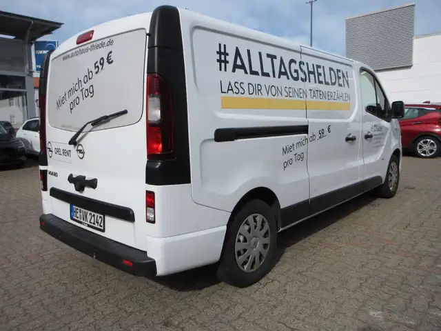 Opel Vivaro view 3