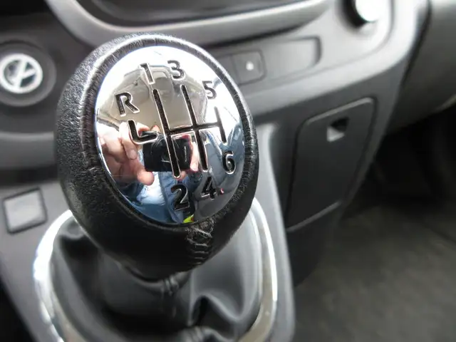 Opel Vivaro view 9