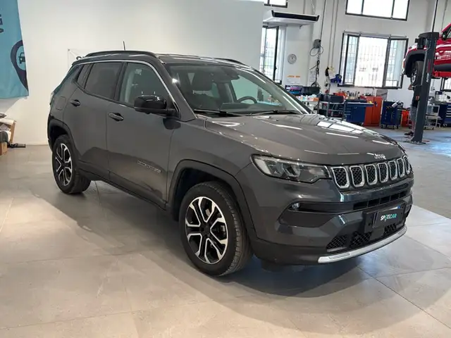 Jeep Compass view 3