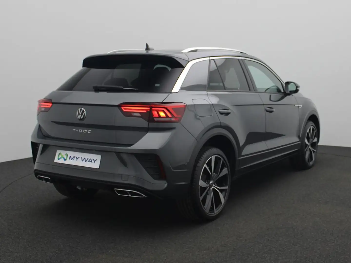 Volkswagen T-Roc R-Line 1.5 TSI 150 PK DSG-7 / ACC / Camera / Side Assist / Apple Carplay Gris - 2