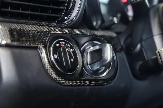 Porsche 911 view 30