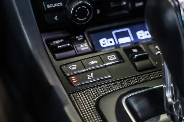Porsche 911 view 22