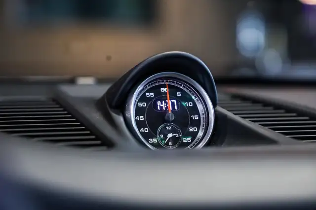 Porsche 911 view 19