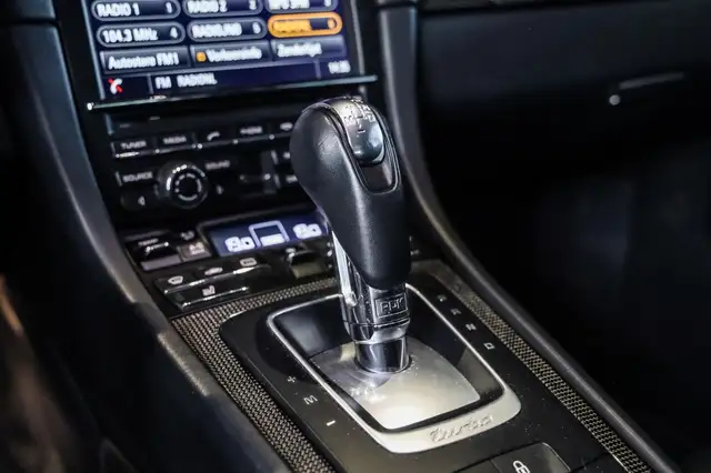 Porsche 911 view 23