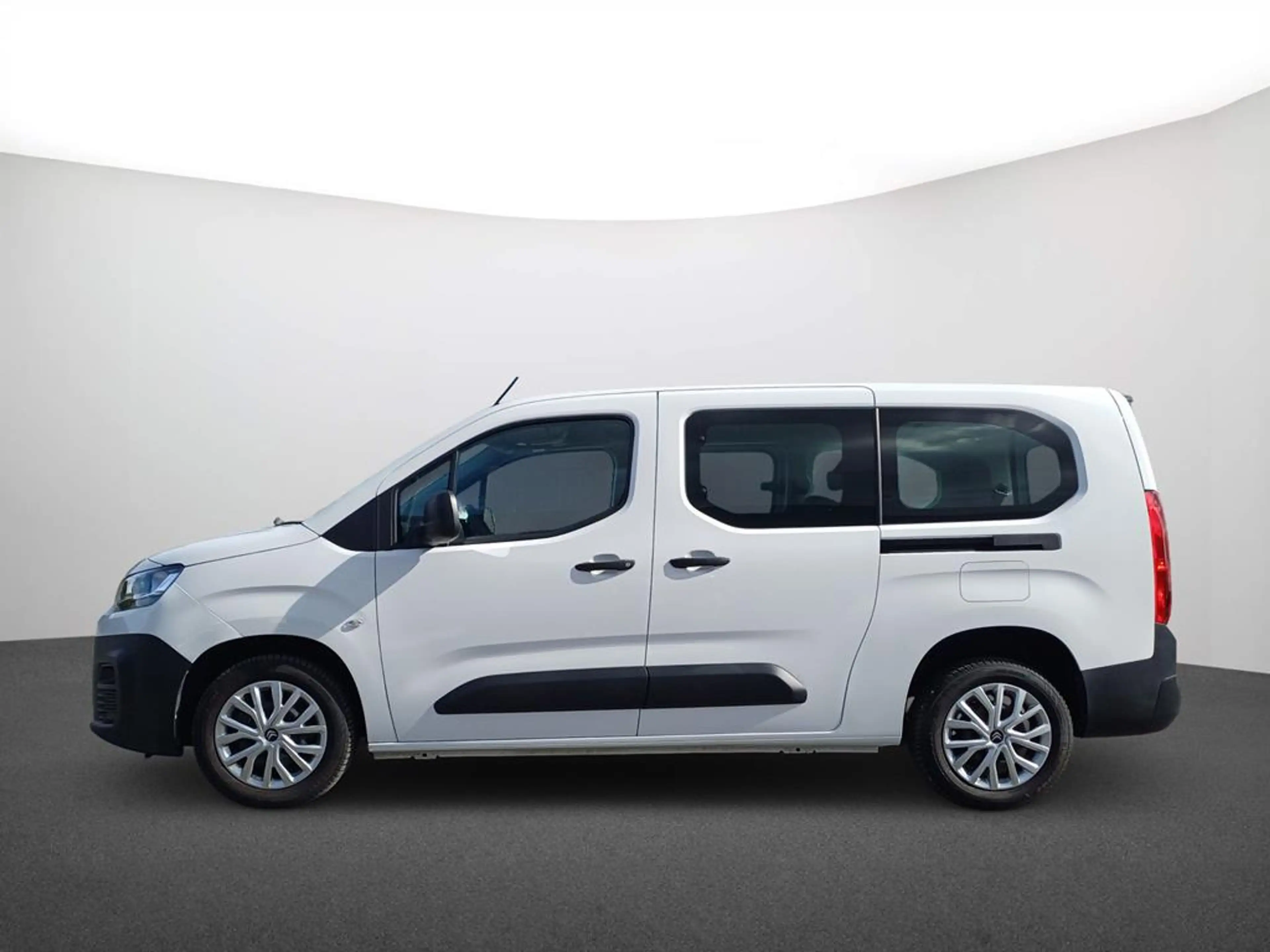 Citroen Berlingo XL PureTech 110 Live — photo 4