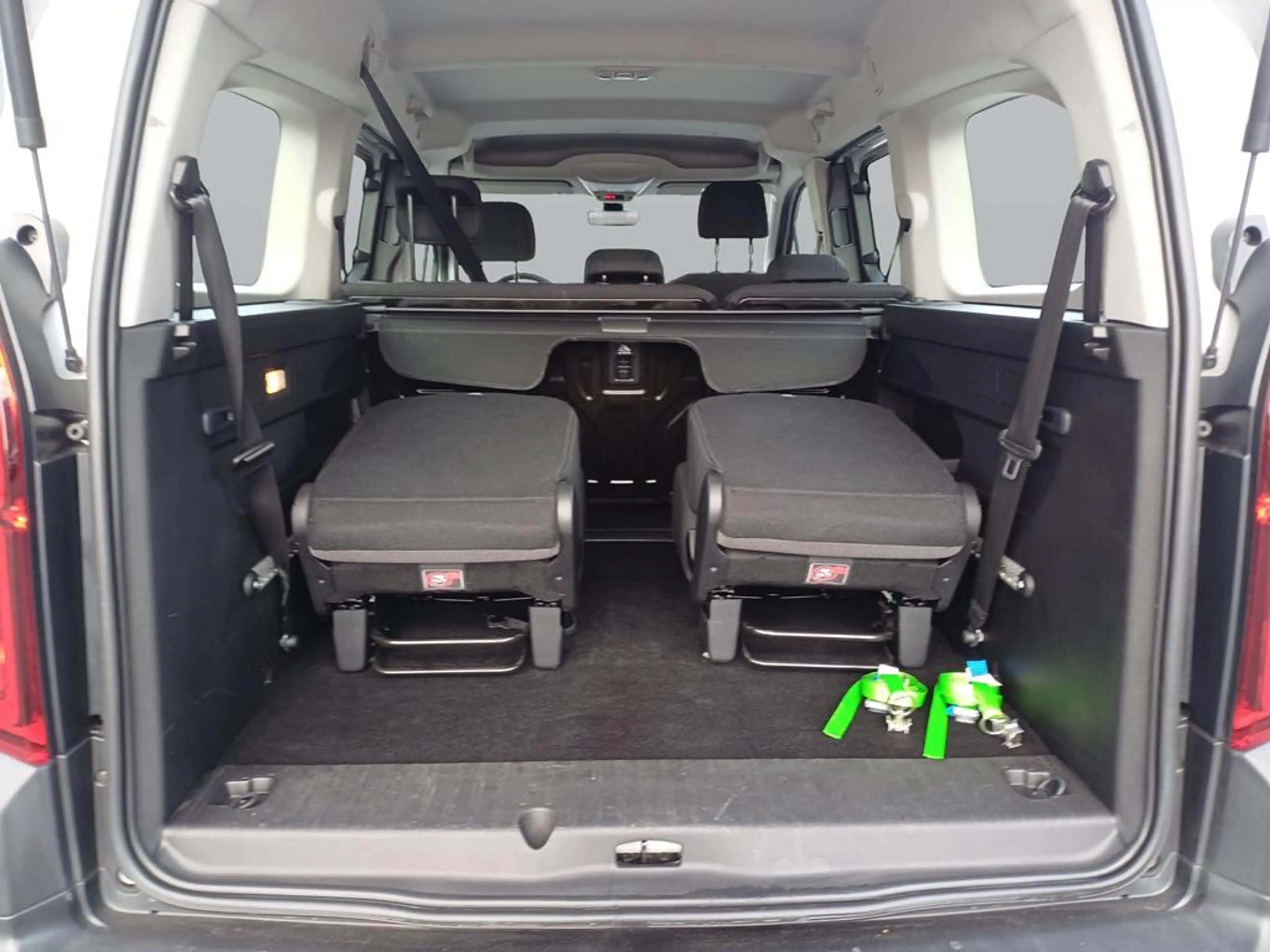 Citroen Berlingo XL PureTech 110 Live — photo 6