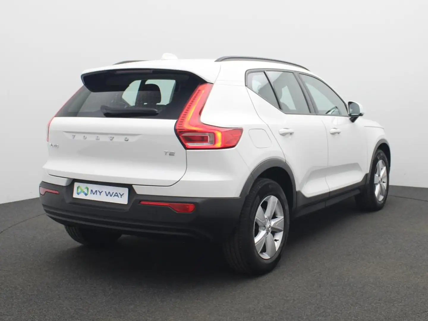 Volvo XC40 ESSENTIAL 1.5 T2 129 PK Geartronic / PDC / Cruise  Wit - 2