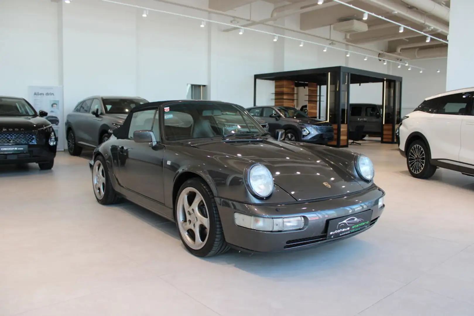 Porsche 911 Carrera 2 Cabrio Grau - 1