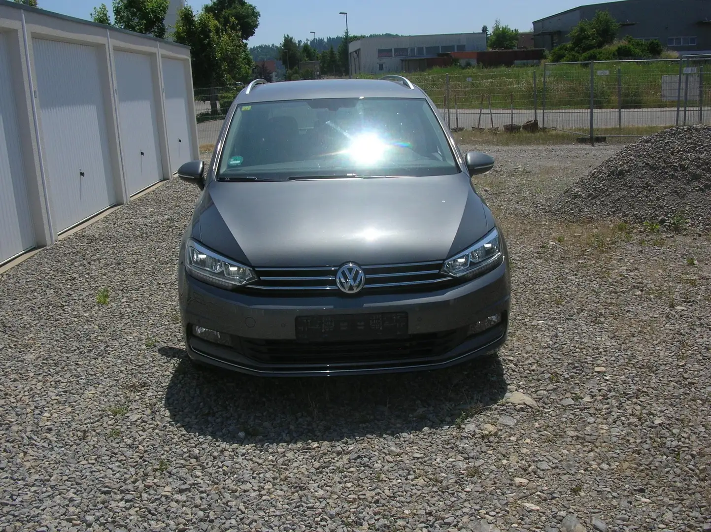Volkswagen Touran 1.5 Highline BMT/Start-Stopp-1.Hand-Navi-Klima Gris - 2