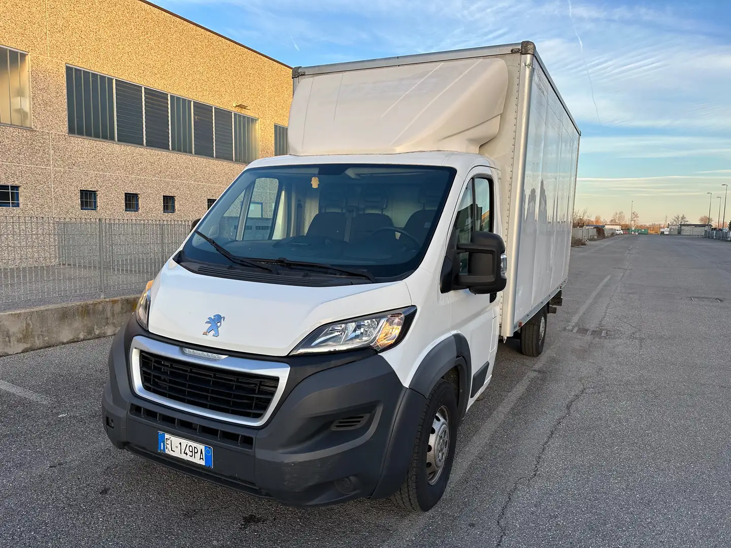 Peugeot Boxer 435 2.0 160CV FURGONE CON SPONDA CARICATRICE Blanco - 1