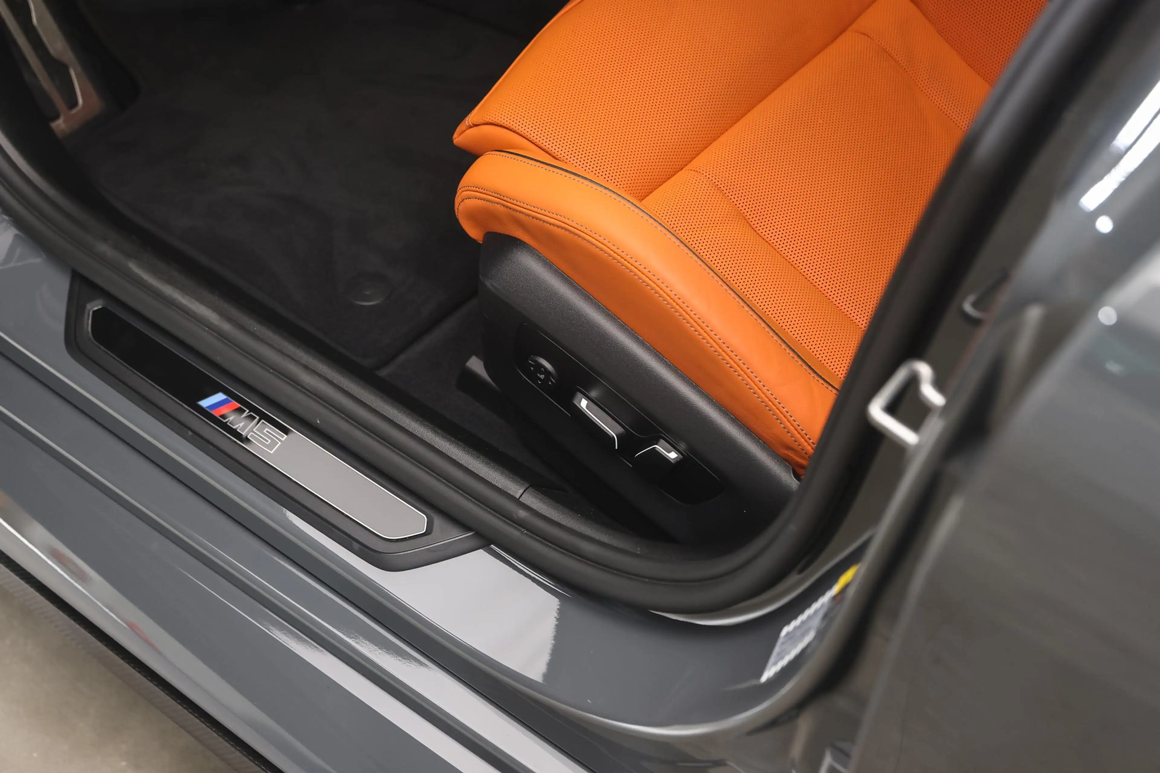 BMW M5 Touring Automaat / Panoramadak / M Drive Professio — photo 12