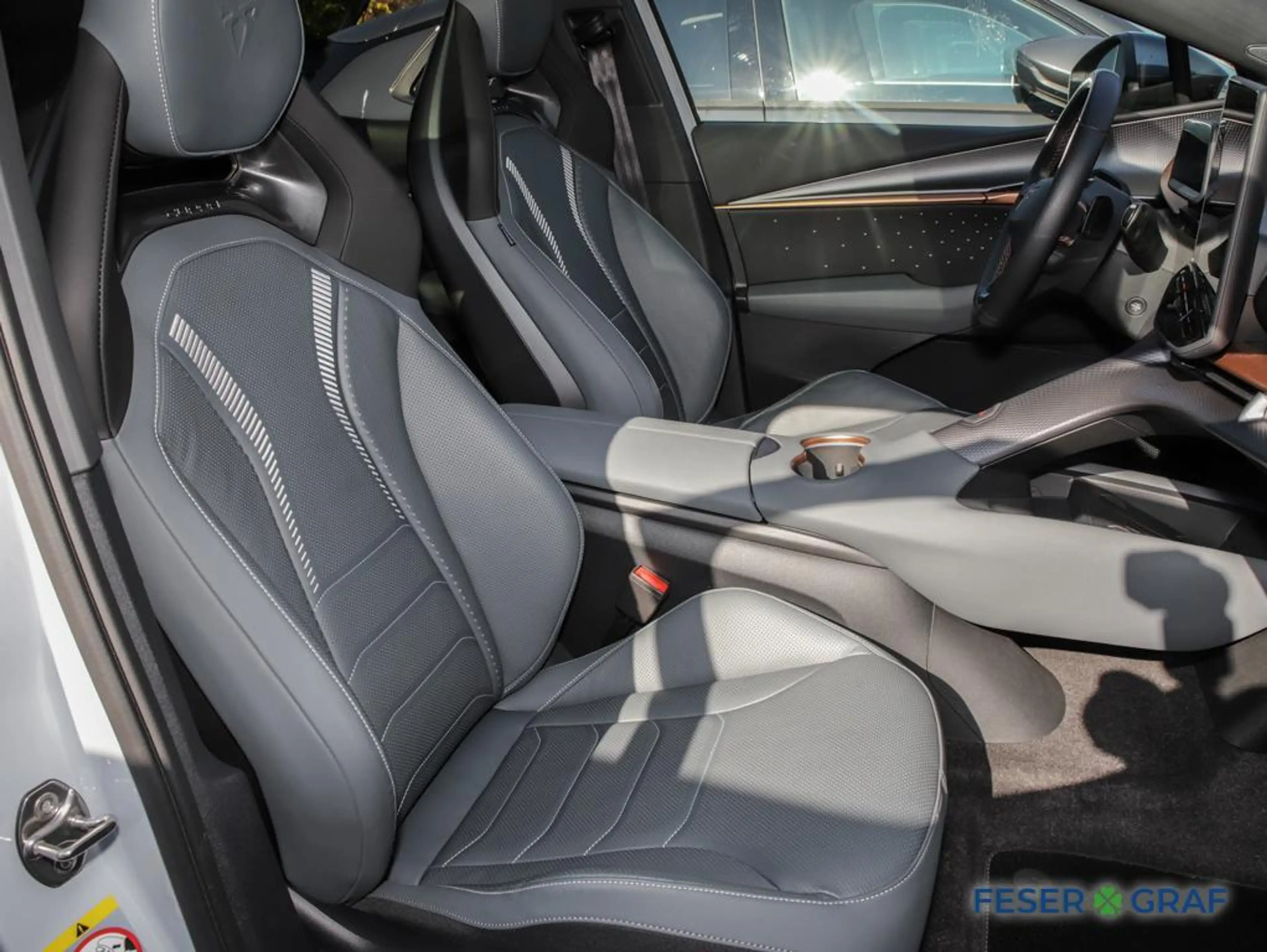 CUPRA Tavascan Endurance 82kWh Automatik Matrix LED / Leder / Top — photo 4