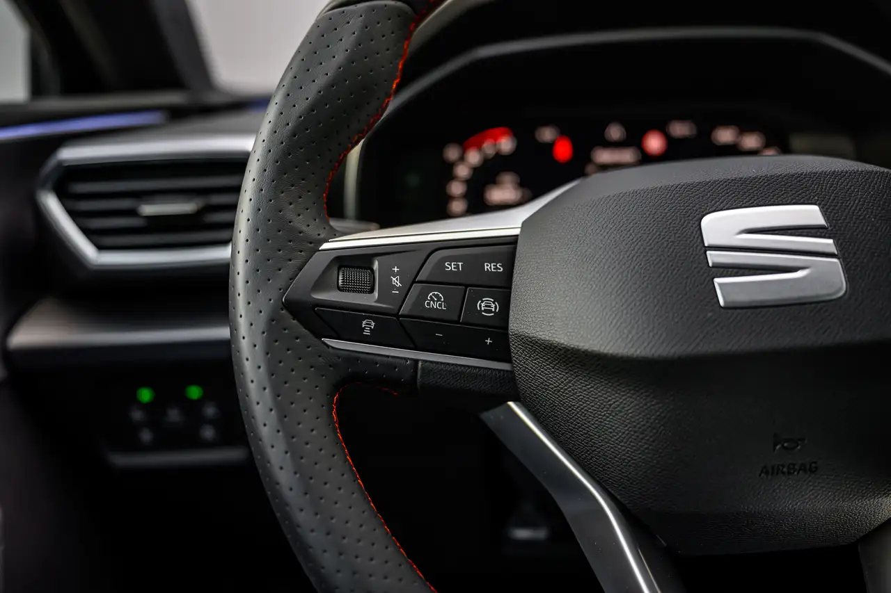 SEAT Leon Sportstourer|Camera|Sfeer|Car-Play 1.5 eTSI FR Bus 17