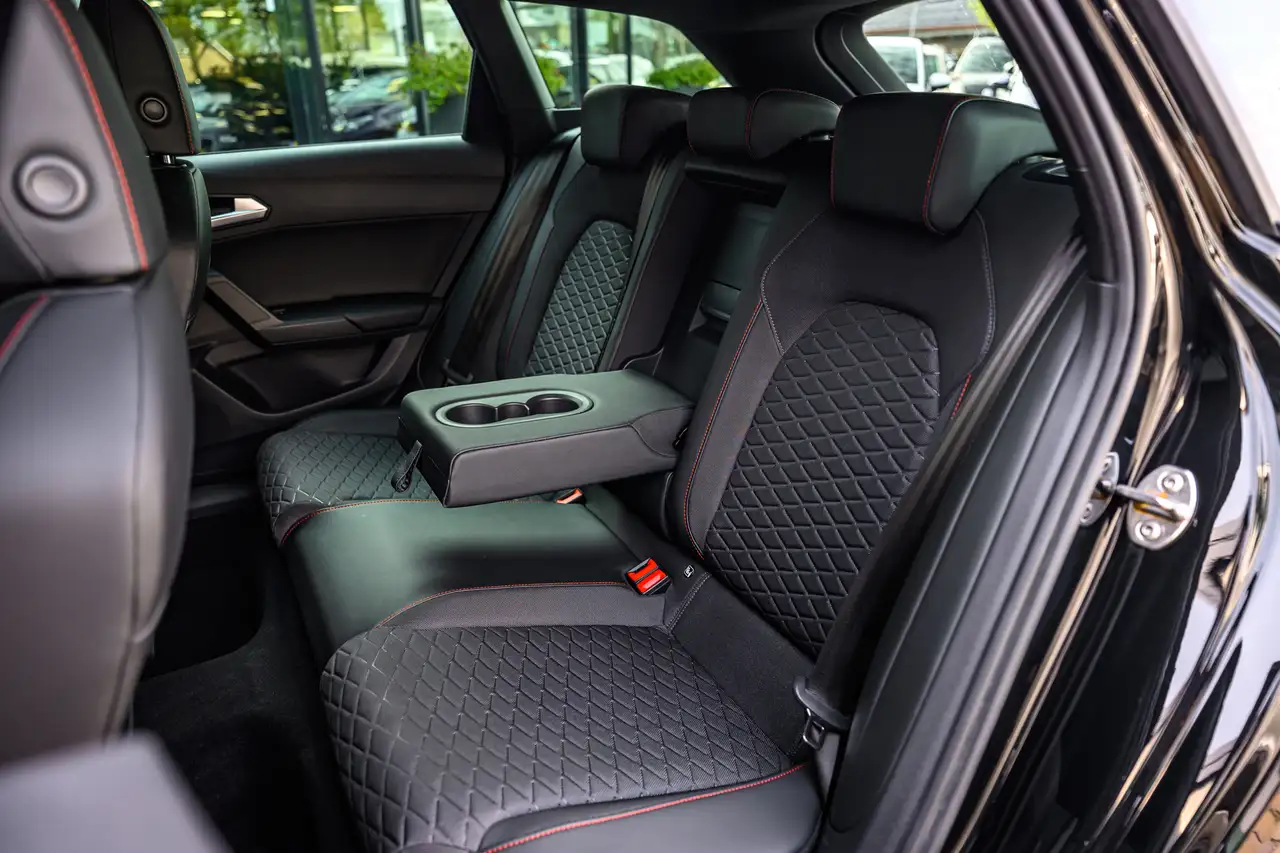 SEAT Leon Sportstourer|Camera|Sfeer|Car-Play 1.5 eTSI FR Bus 25