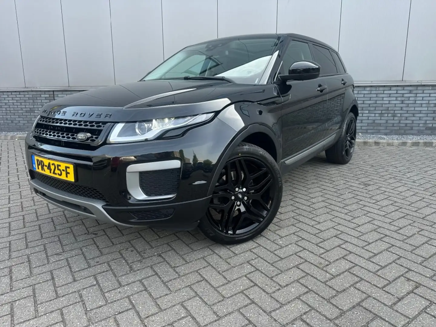 Land Rover Range Rover Evoque 2.0 TD4 Urban Series Pure+Pano Schwarz - 1