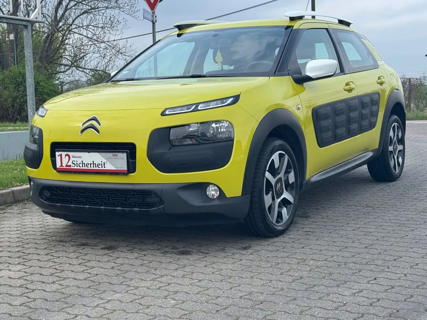 Citroen C4 Cactus Feel Edition Geel - 1