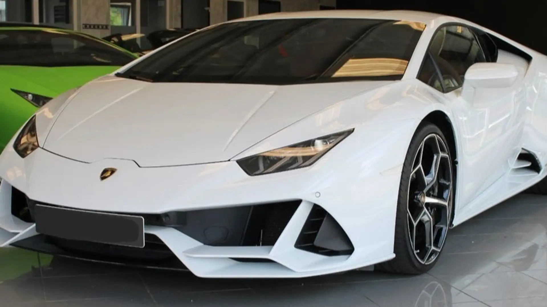 Lamborghini Huracán Evo Beyaz - 2