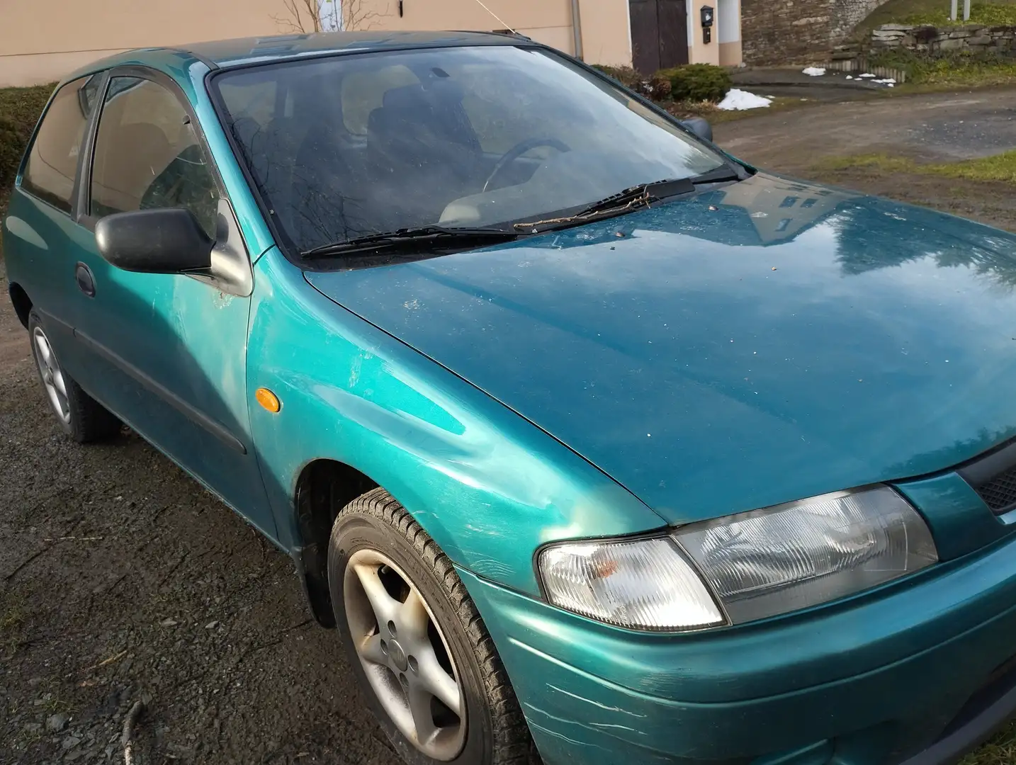 Mazda 323 323 P 1.4 Yeşil - 2