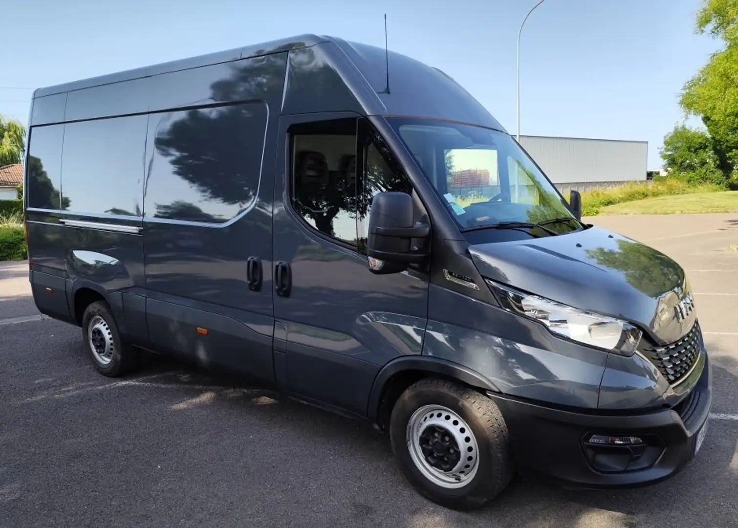 Iveco Daily DAILY CHASSIS  CAB 35S14A8V  HI MATIC Gris - 1