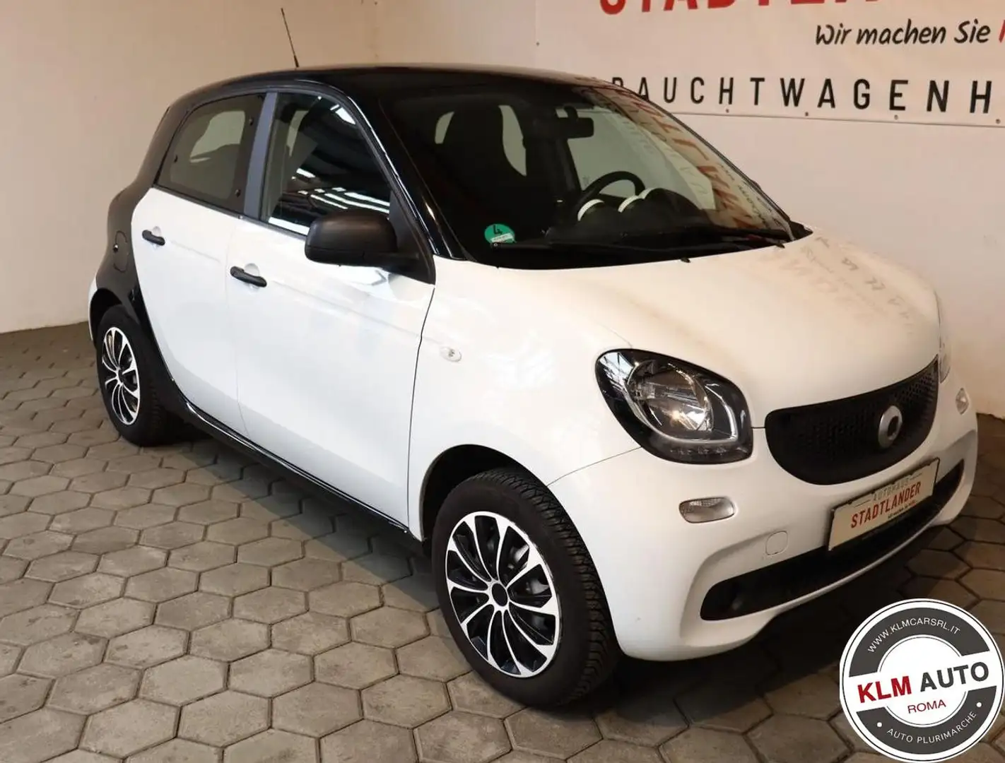 smart forFour 60 1.0 Black Passion klima **Varie in sede** Bianco - 1
