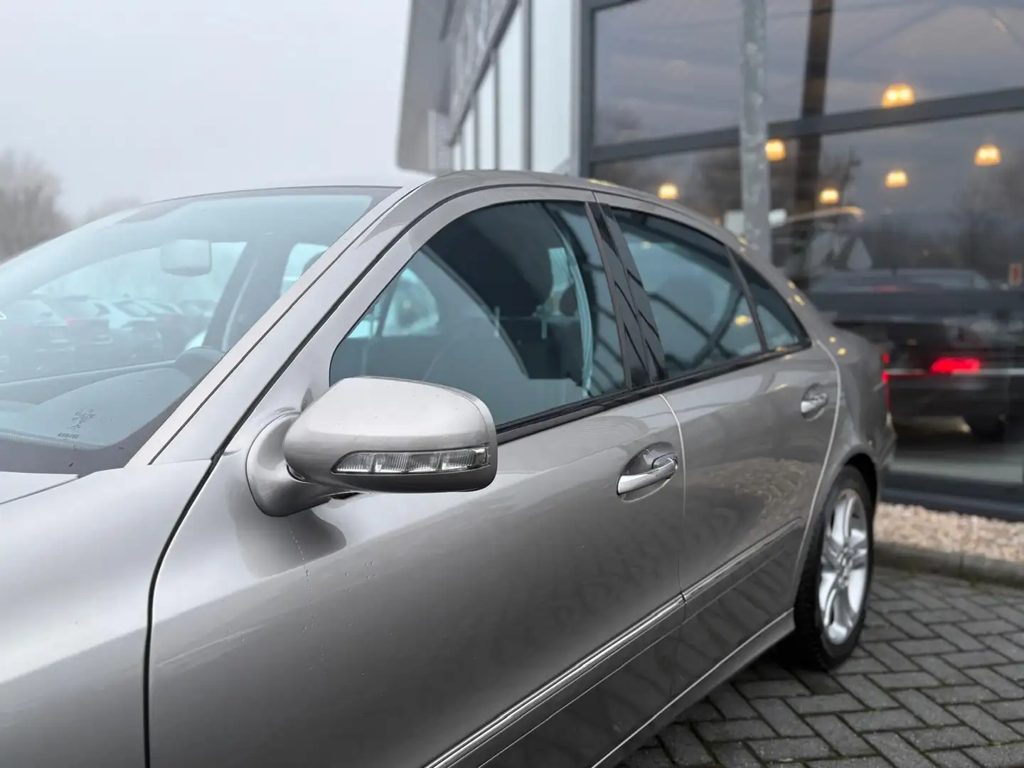 Mercedes-Benz E 200 K. Avantgarde | Automaat | Trekhaak | LMV | PDC | Grau - 2