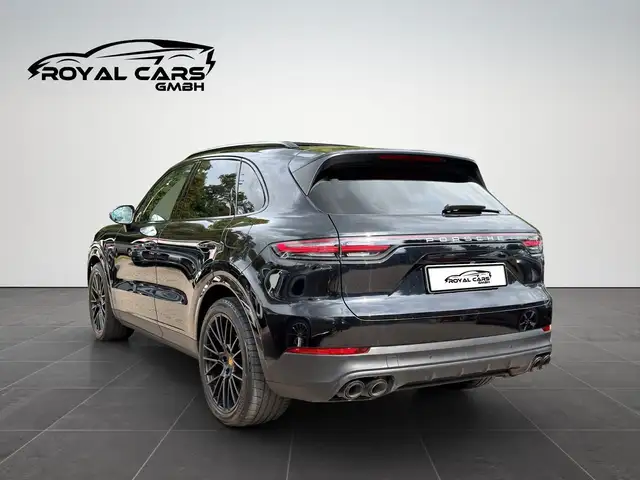 Porsche Cayenne view 7