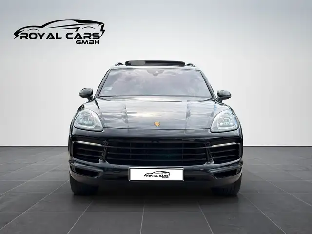 Porsche Cayenne view 2