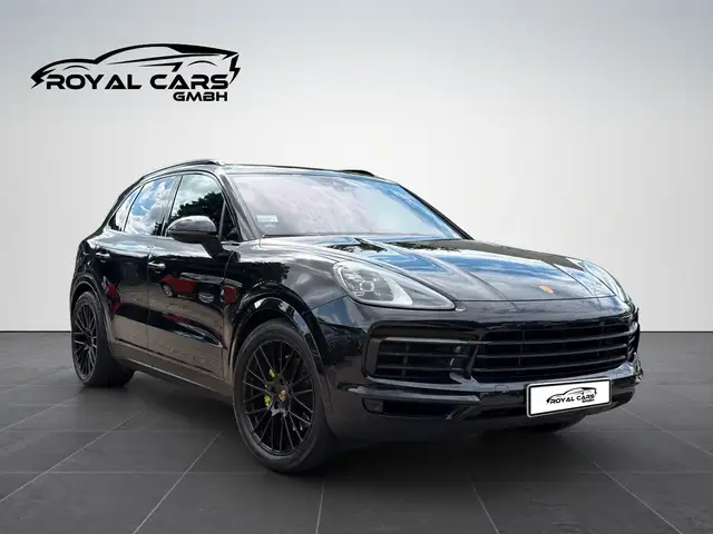 Porsche Cayenne view 3