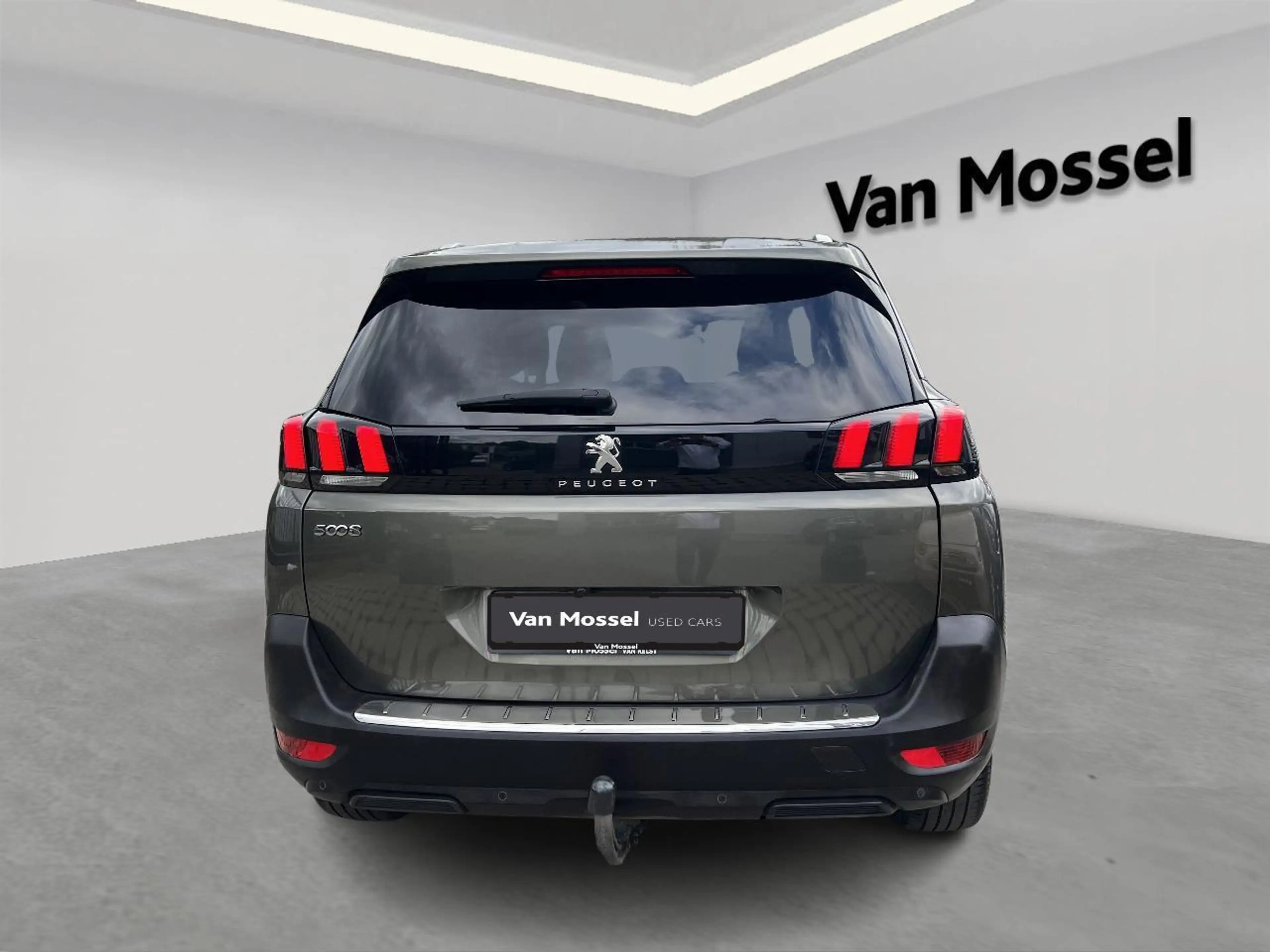 Peugeot 5008 1.2 PureTech 96kW S&S Allure Pack — photo 3