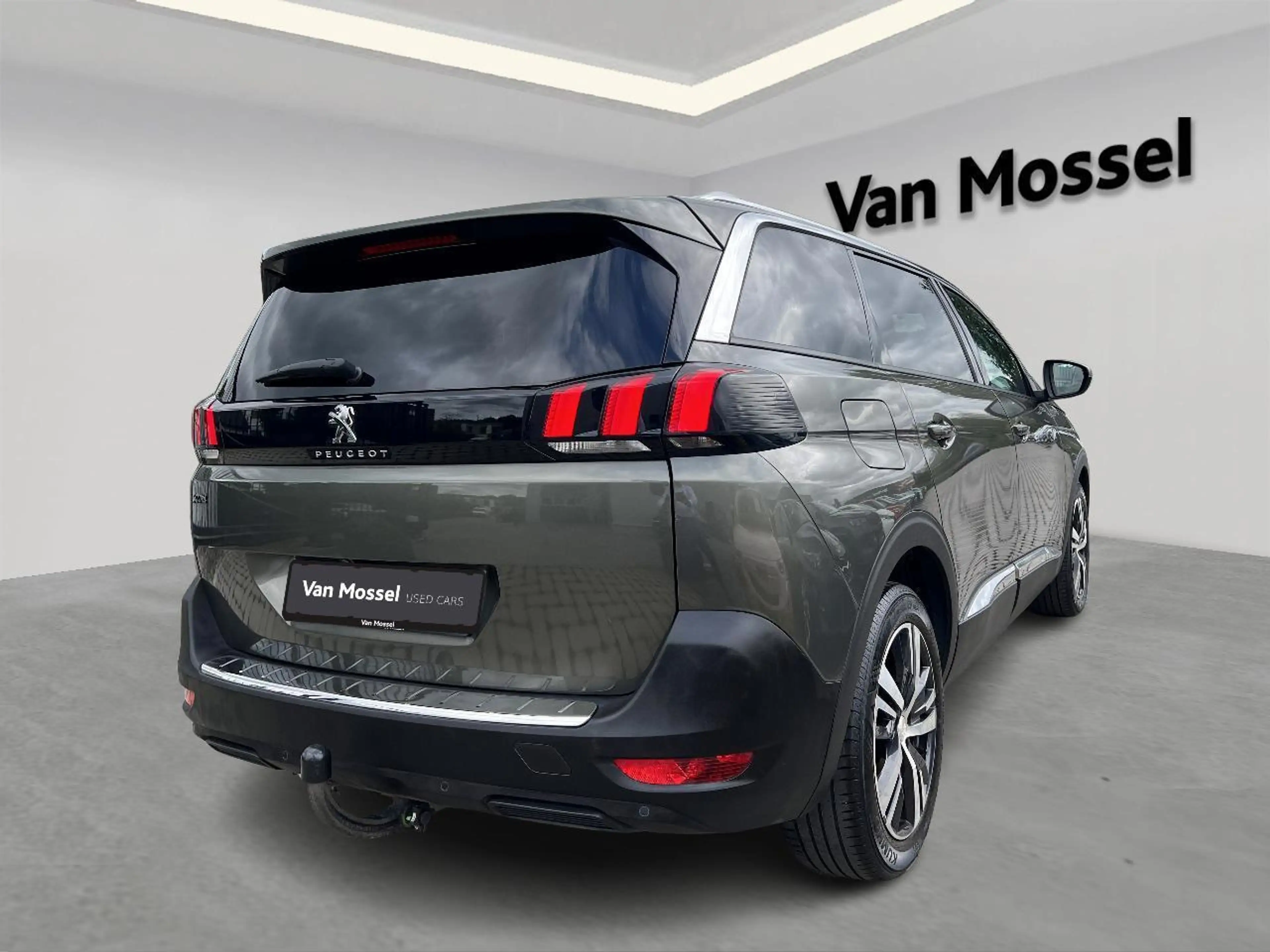 Peugeot 5008 1.2 PureTech 96kW S&S Allure Pack — photo 4