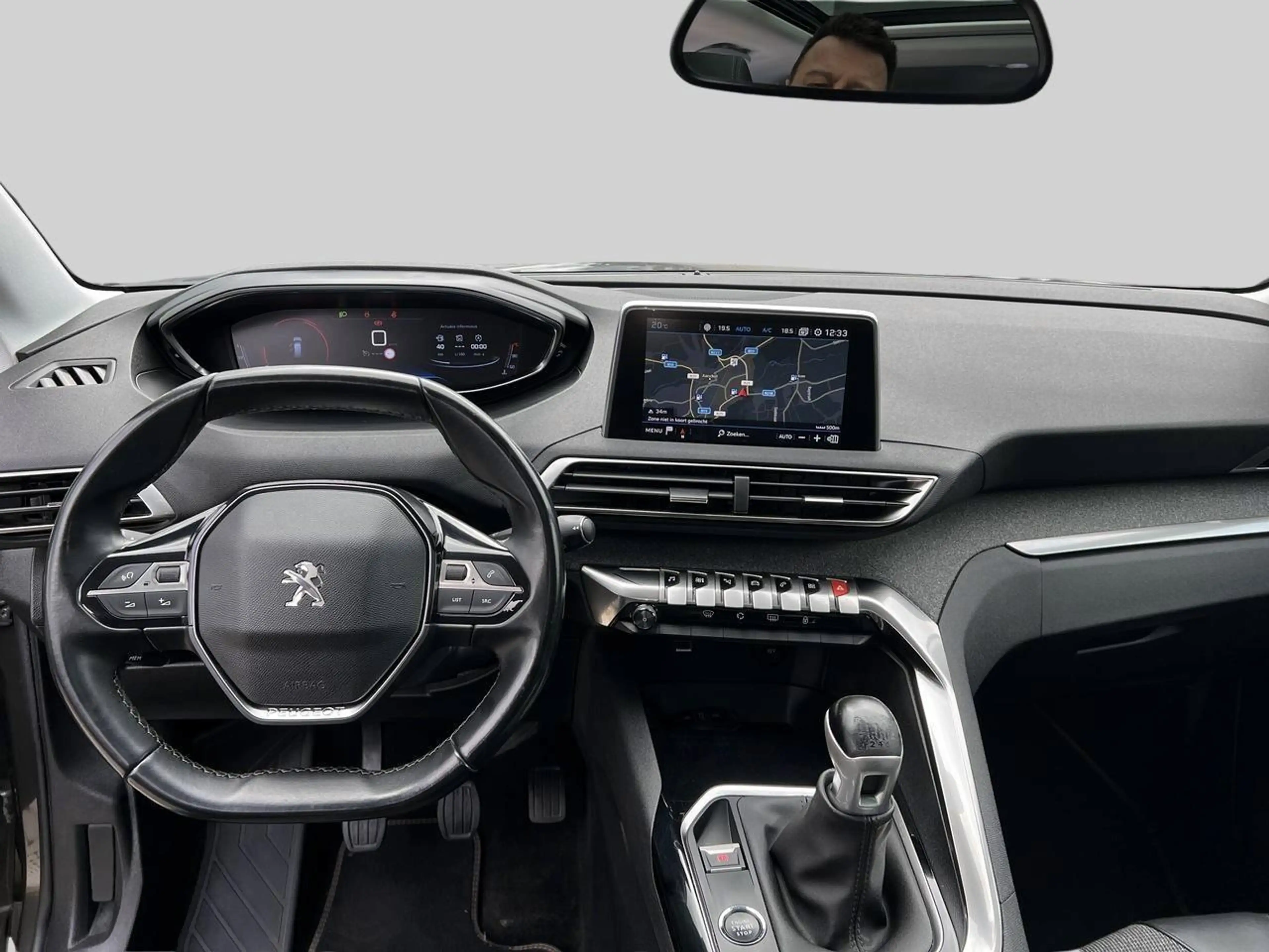 Peugeot 5008 1.2 PureTech 96kW S&S Allure Pack — photo 13
