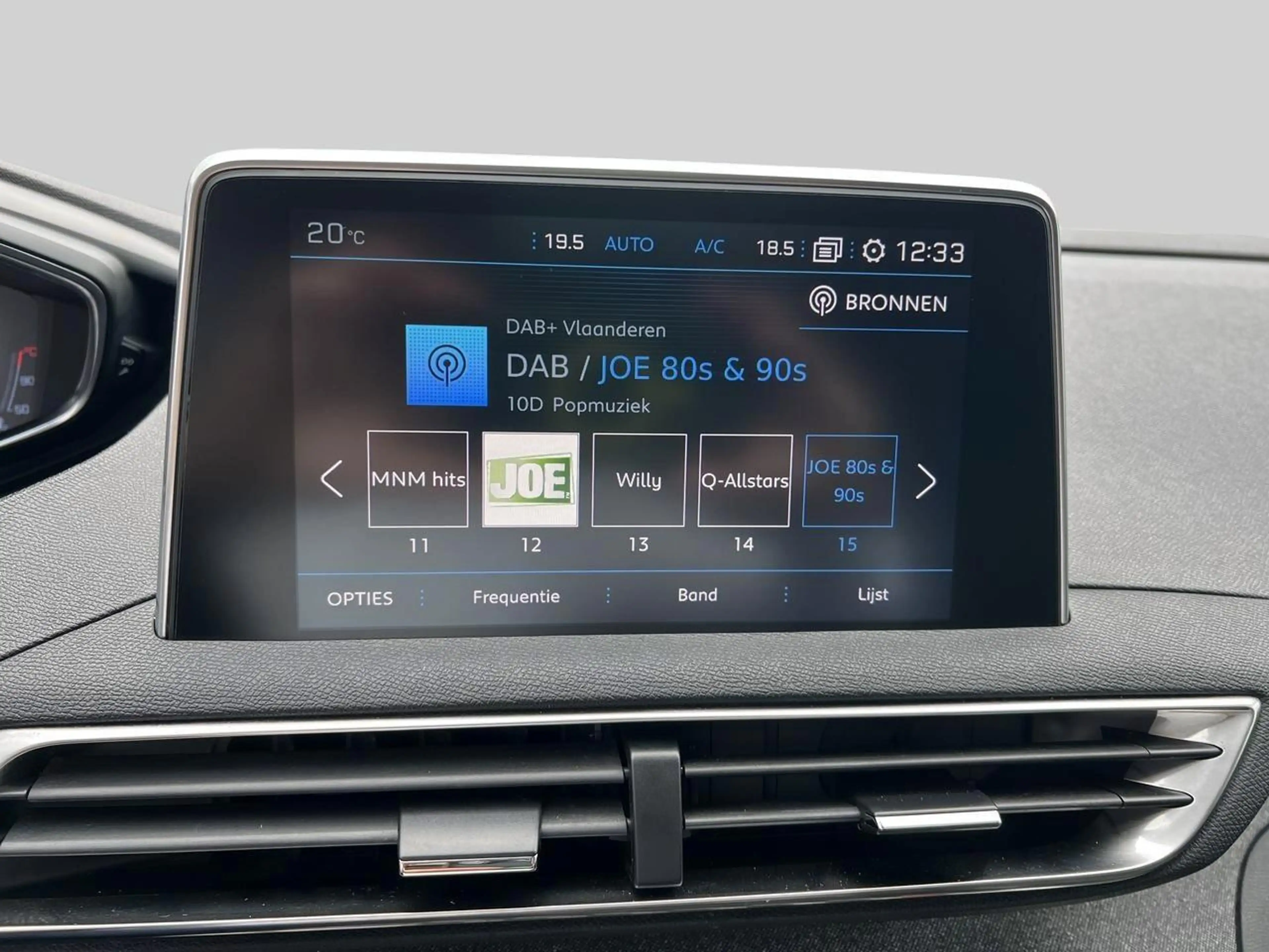 Peugeot 5008 1.2 PureTech 96kW S&S Allure Pack — photo 11