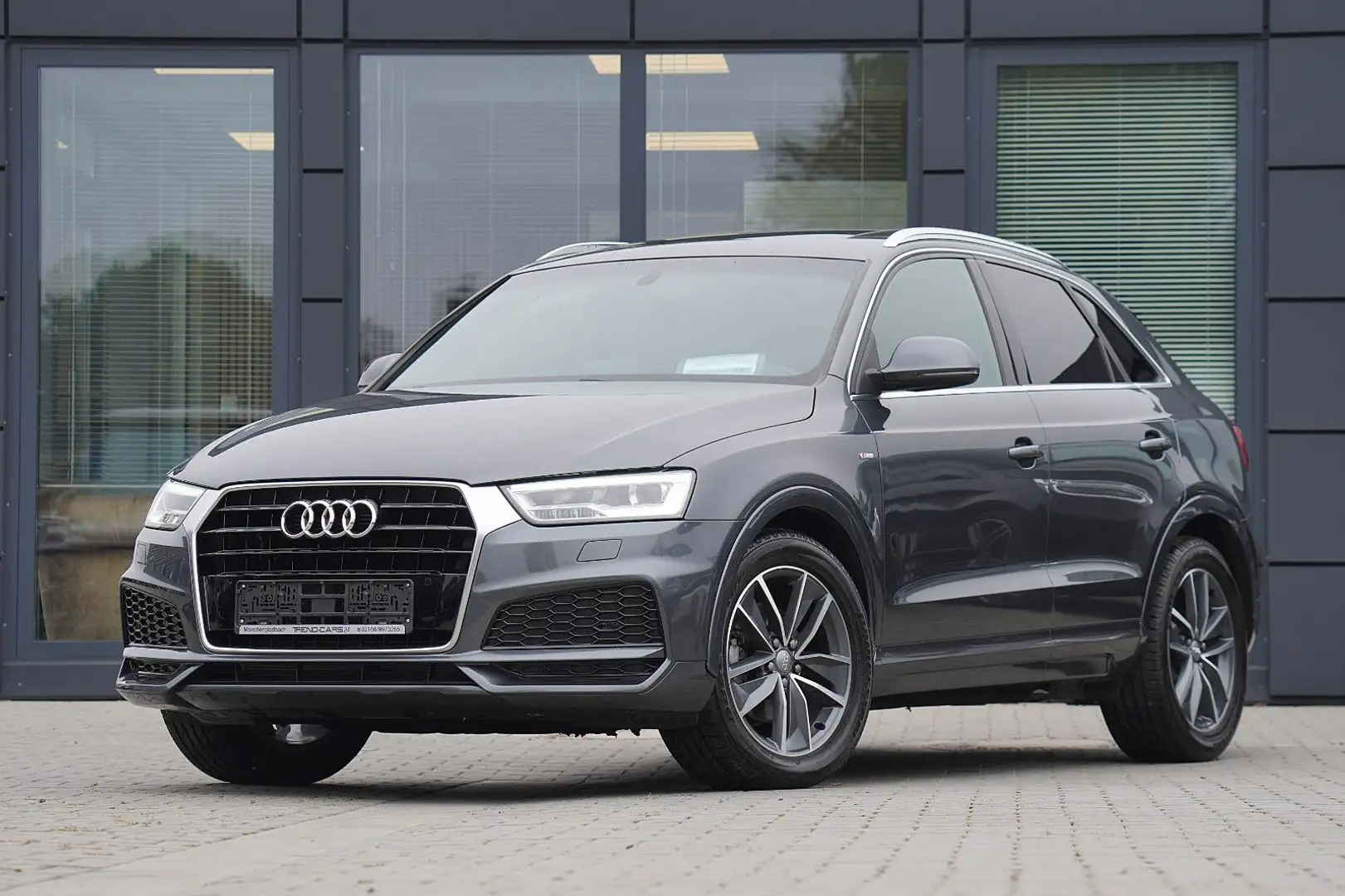 Audi Q3 S line Sport / Plus *MIT 2 JAHREN GARANTIE* Grau - 2