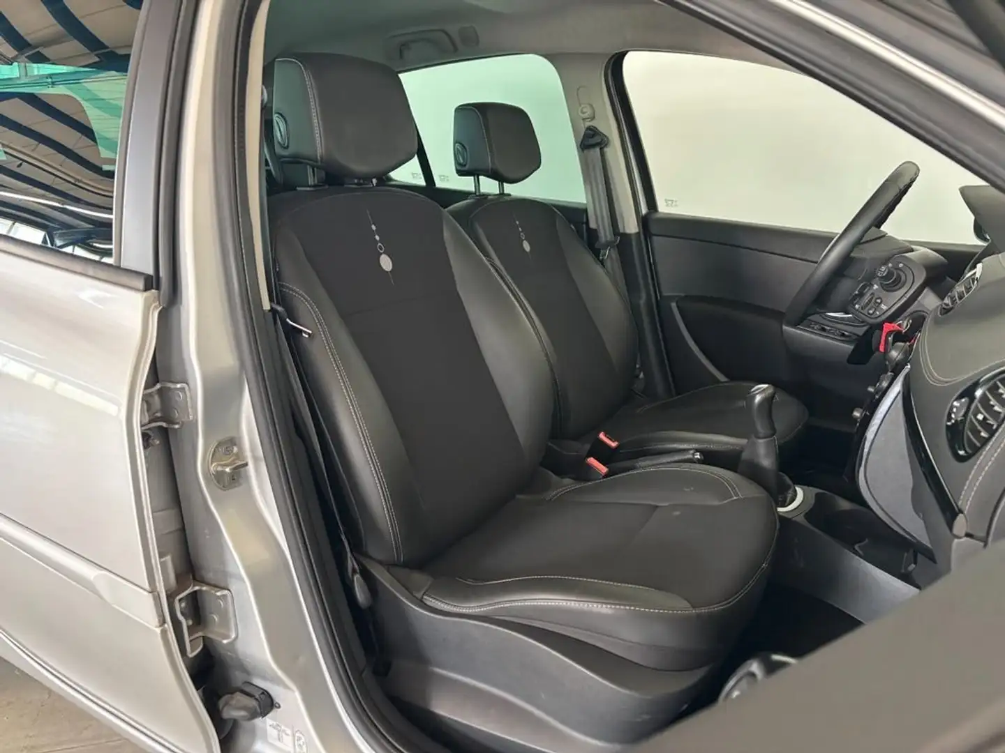 Renault Clio Clio 5p 1.5 dci Confort 75cv Argent - 2