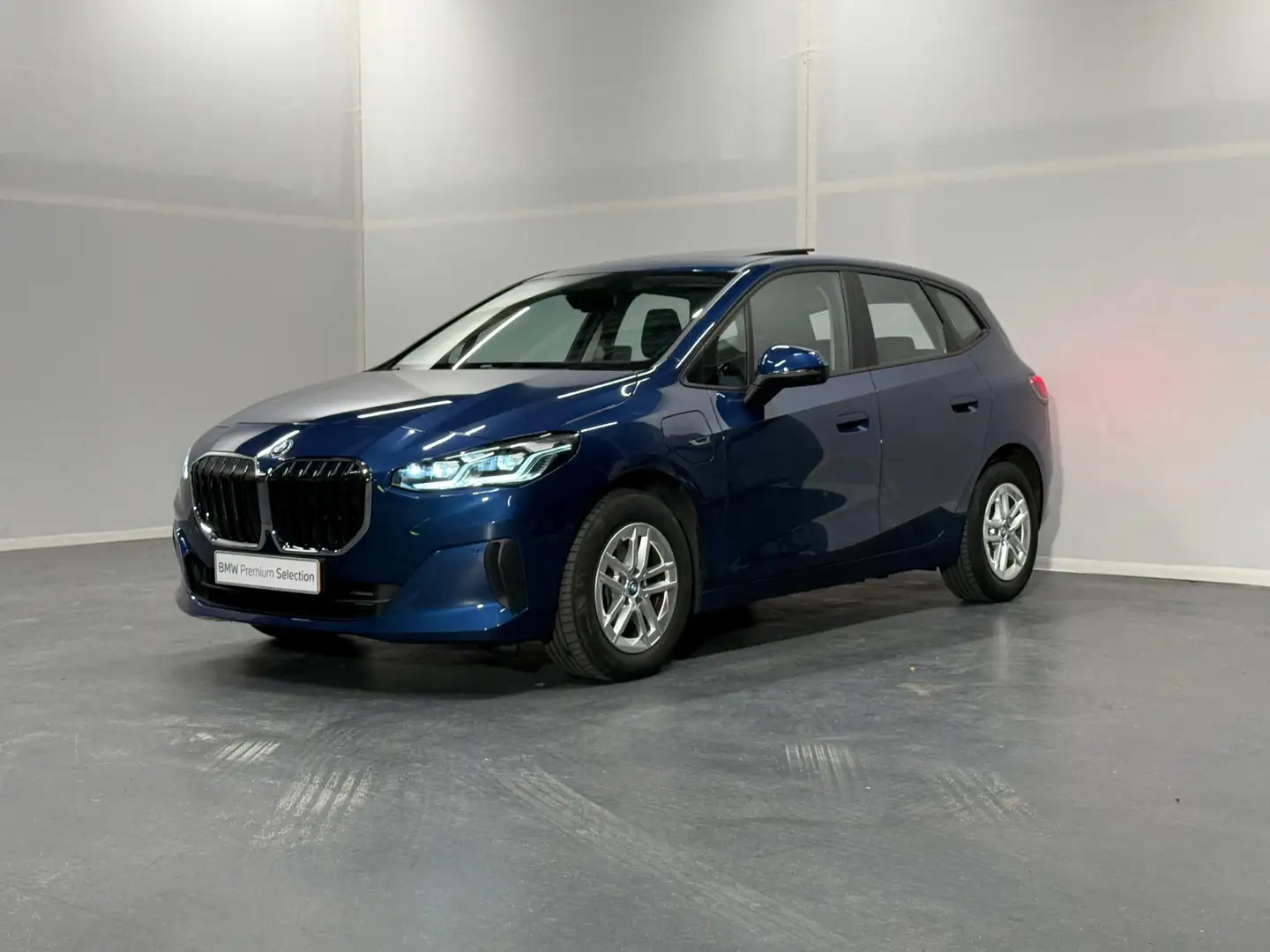 BMW 225 2-serie Active Tourer 225e xDrive | Panoramadak | Blau - 1