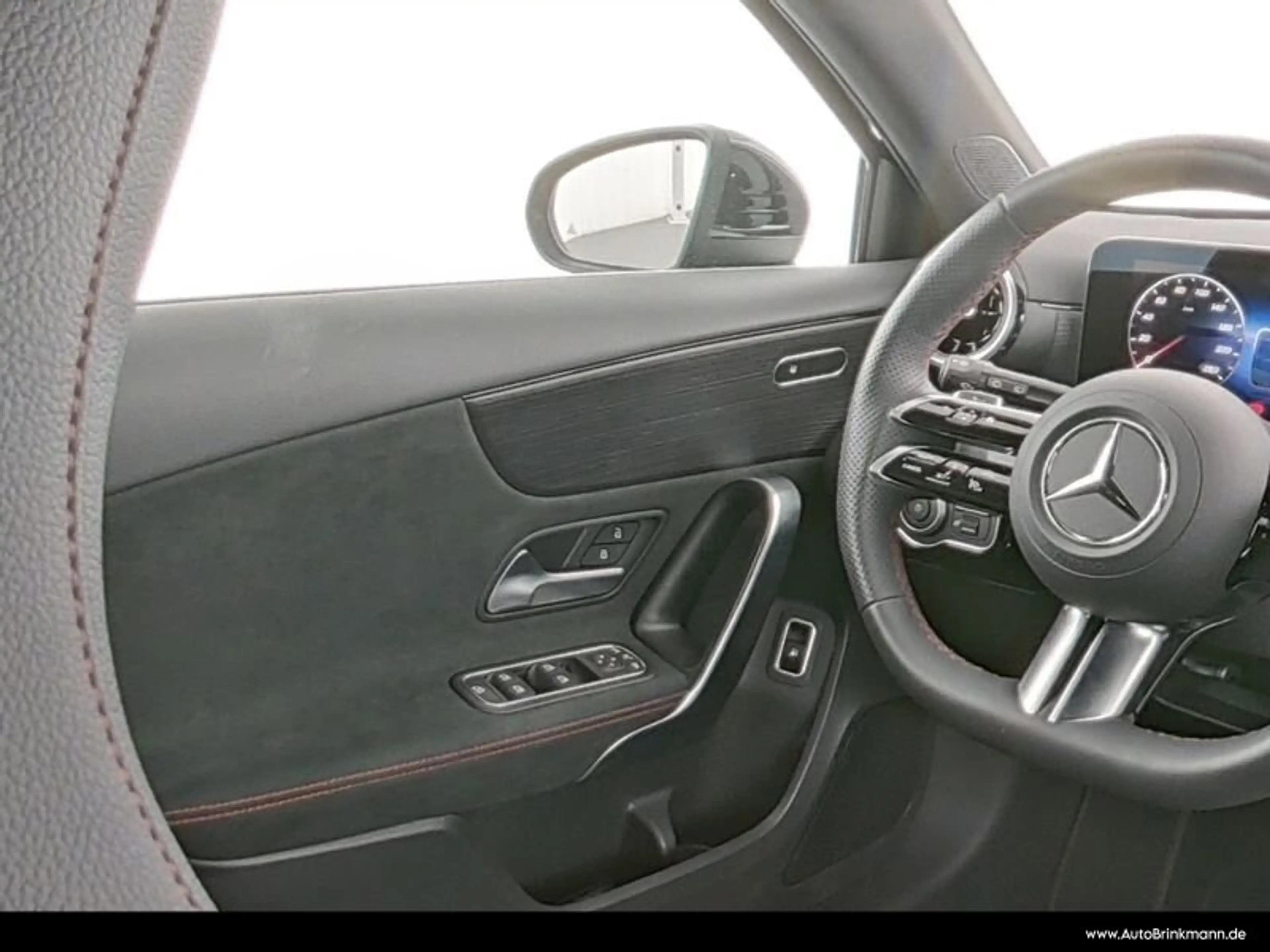 Mercedes-Benz A 250 A 250 e AMG-LINE/DISTRONIC/LED/KAMERA/SPURH/TOTW — photo 9