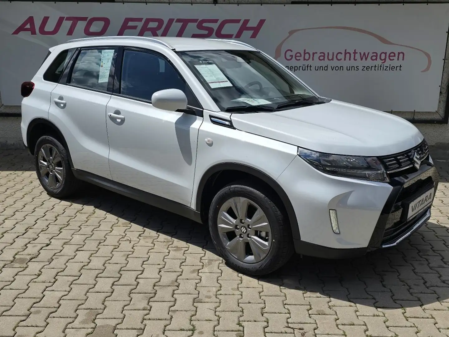 Suzuki Vitara 1.4 CLUB HYBRID Weiß - 1