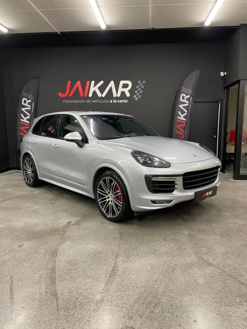 Porsche Cayenne GTS Aut. - 2