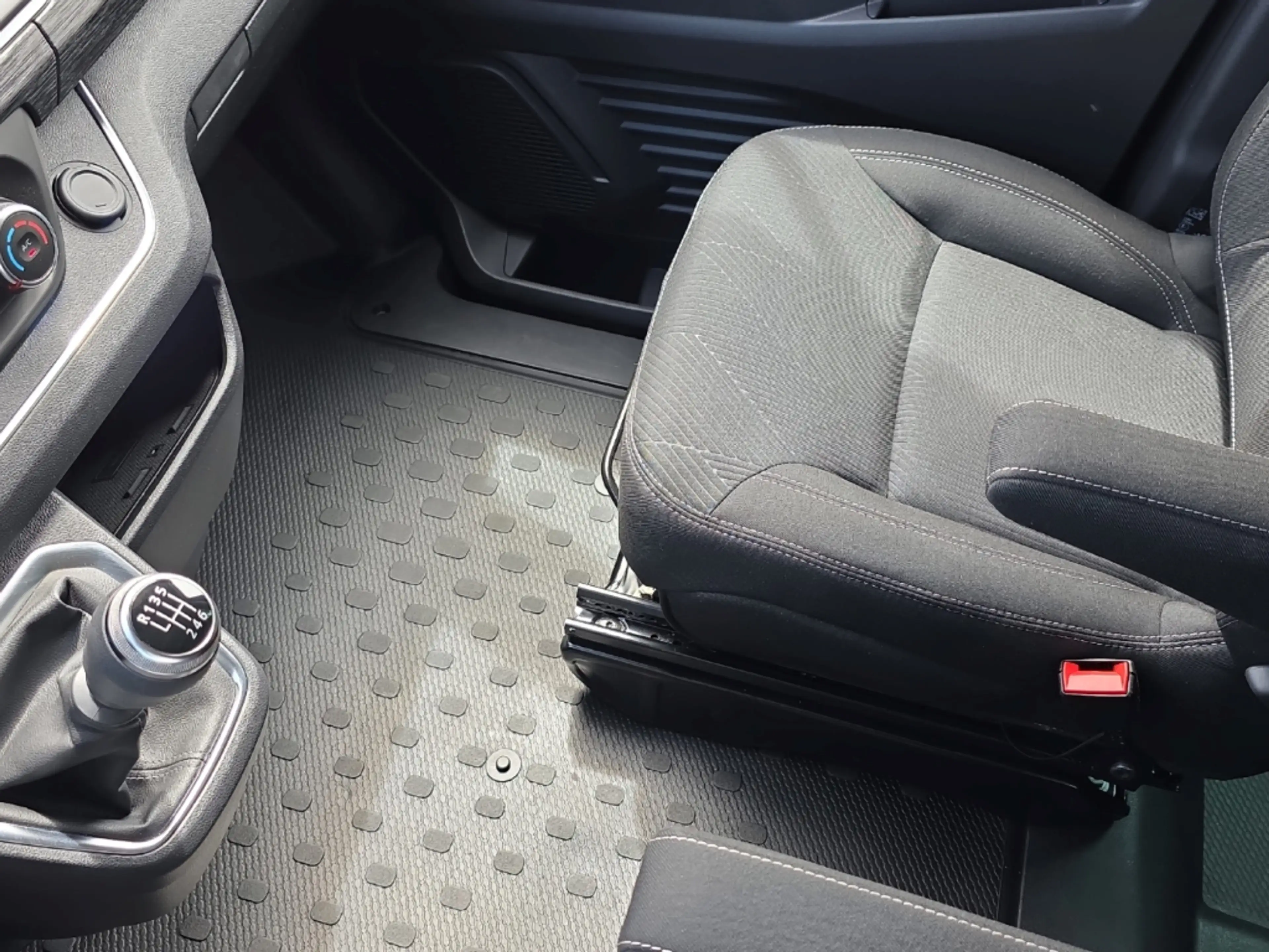 Nissan Primastar Kombi L2H1 3,0t Tekna Navi 360 Kamera LED ACC Appl — photo 13