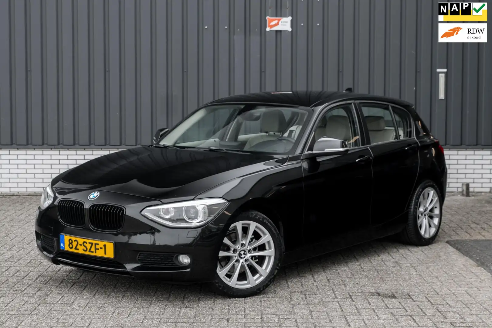 BMW 116 1-serie 116i Business*Automaat*Lederen stoelen* Zwart - 1