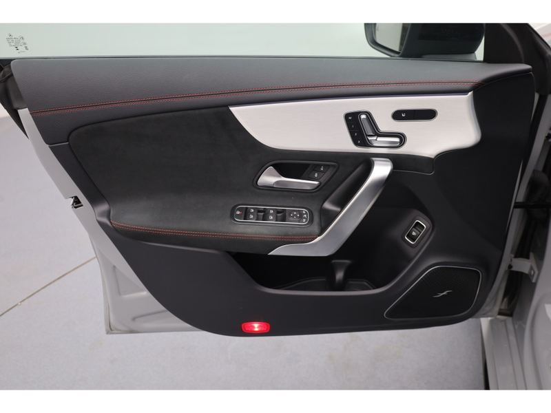 Mercedes-Benz CLA 35 AMG 4M Prem+ MY26 PerfSitz RIDE Burm Pano — photo 12