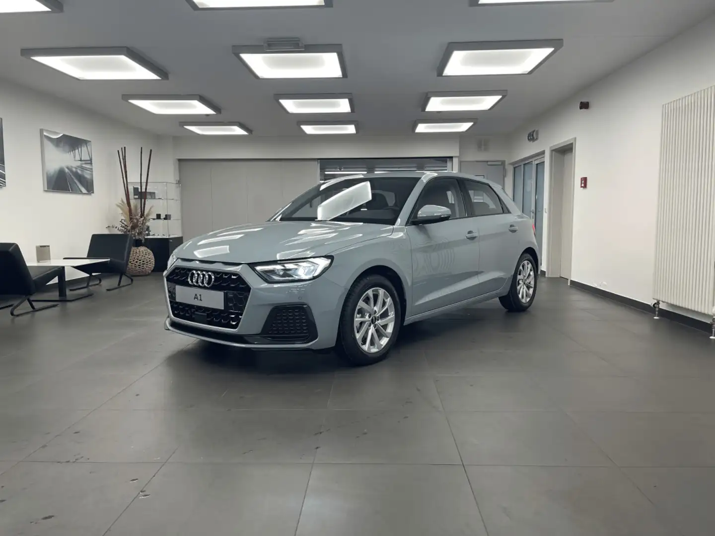 Audi A1 Sportback advanced TFSI 95ch / 70kW S tronic Gris - 1