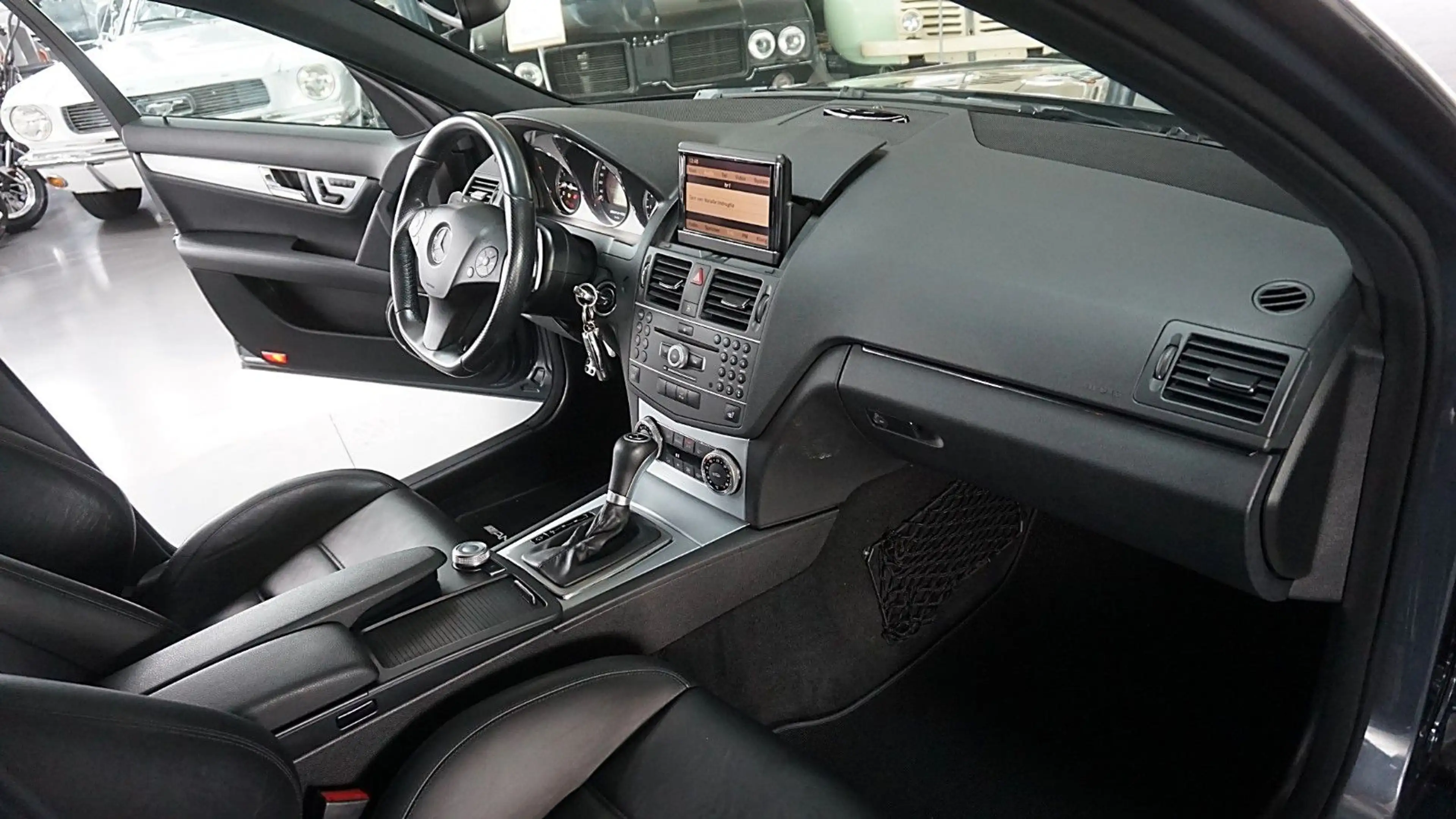 Mercedes-Benz C 63 AMG T  Xenon*Navi*Leder*Alu19*DeutschesAuto — photo 13