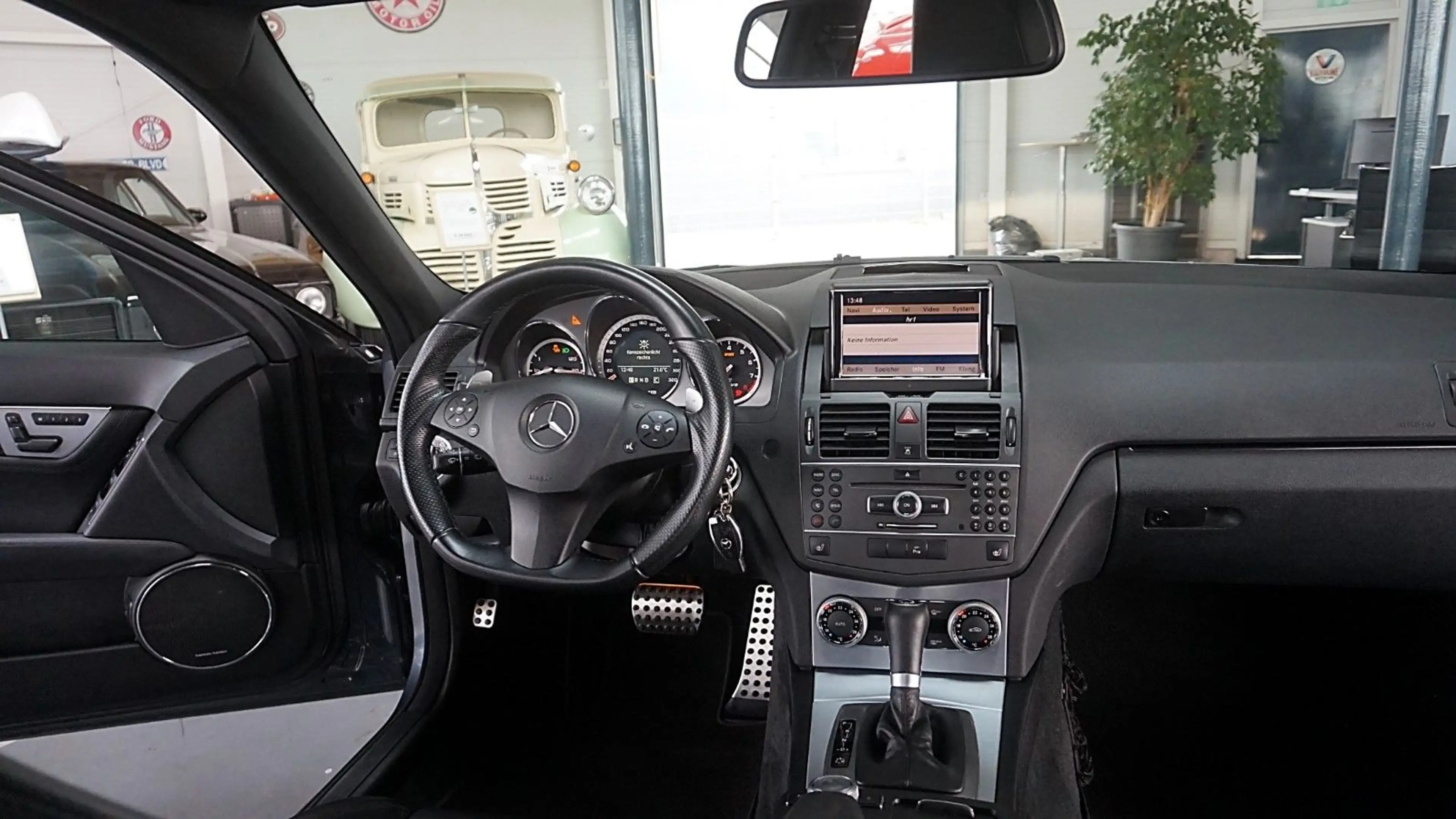 Mercedes-Benz C 63 AMG T  Xenon*Navi*Leder*Alu19*DeutschesAuto — photo 12