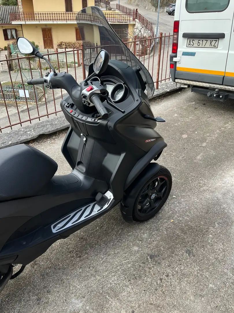 Piaggio MP3 500 HPESPORT CON RETROMARCIA Černá - 2