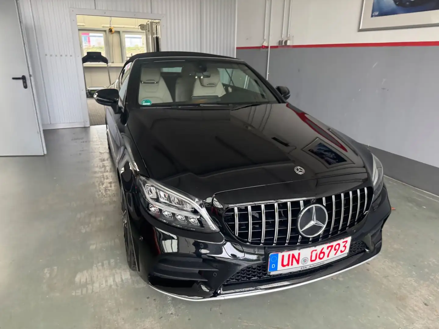 Mercedes-Benz C 300 C Cabrio C 300 4Matic BILDER folgen.. Siyah - 1