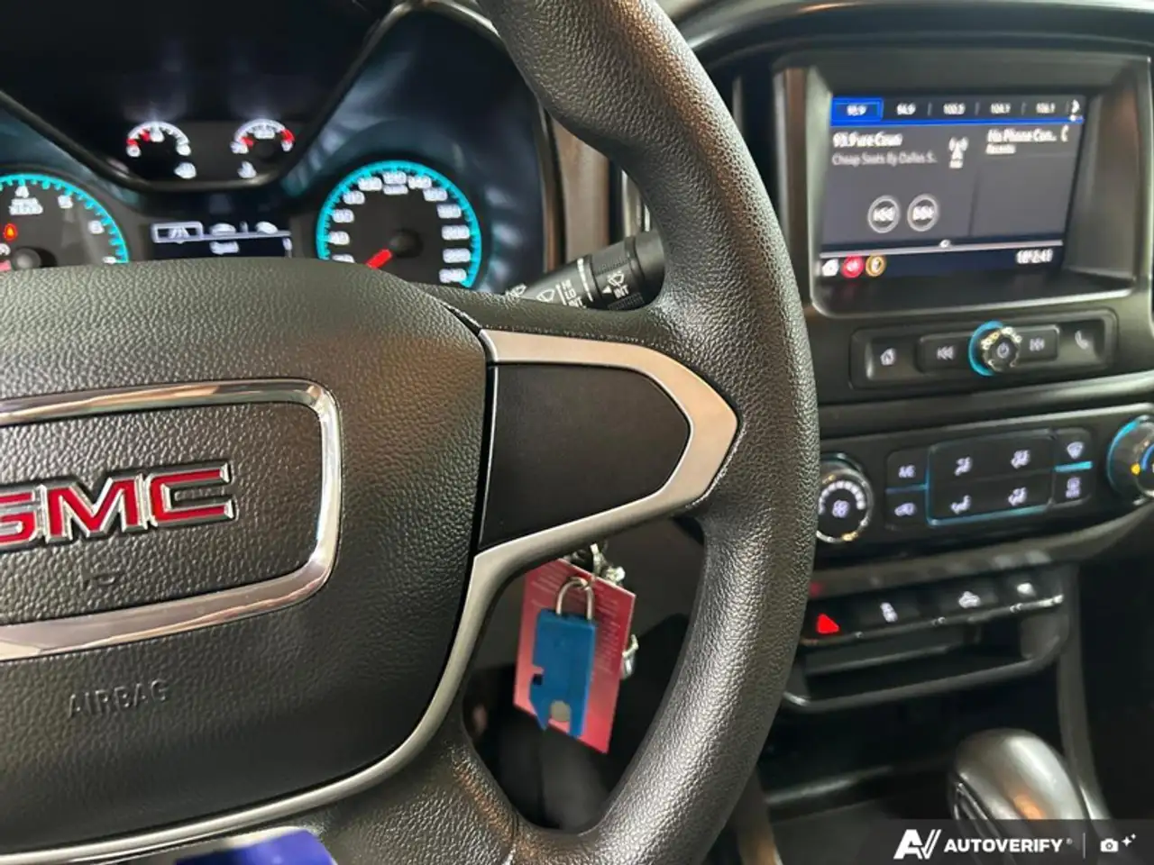 GMC Canyon photo GMC Canyon