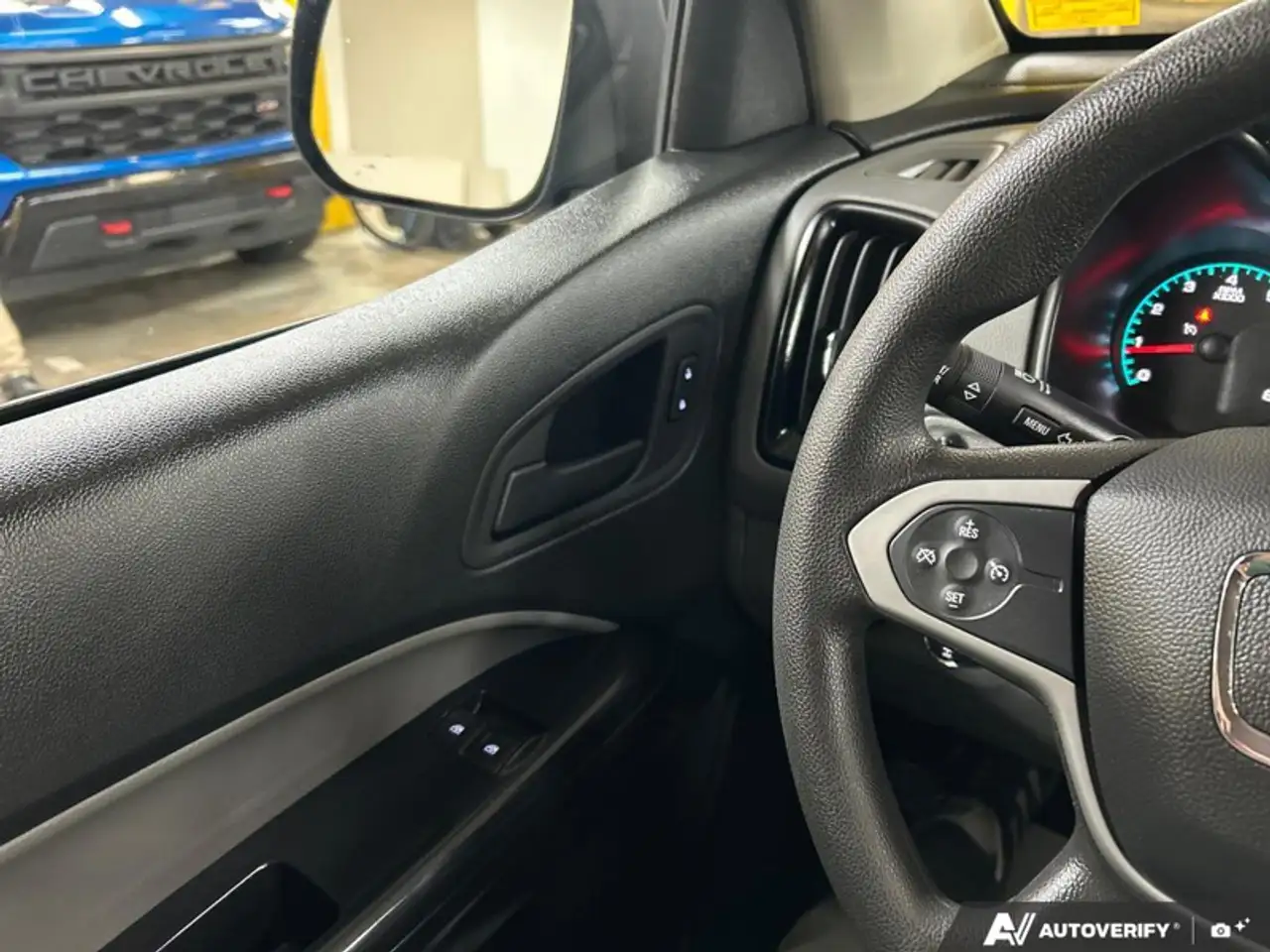 GMC Canyon photo GMC Canyon