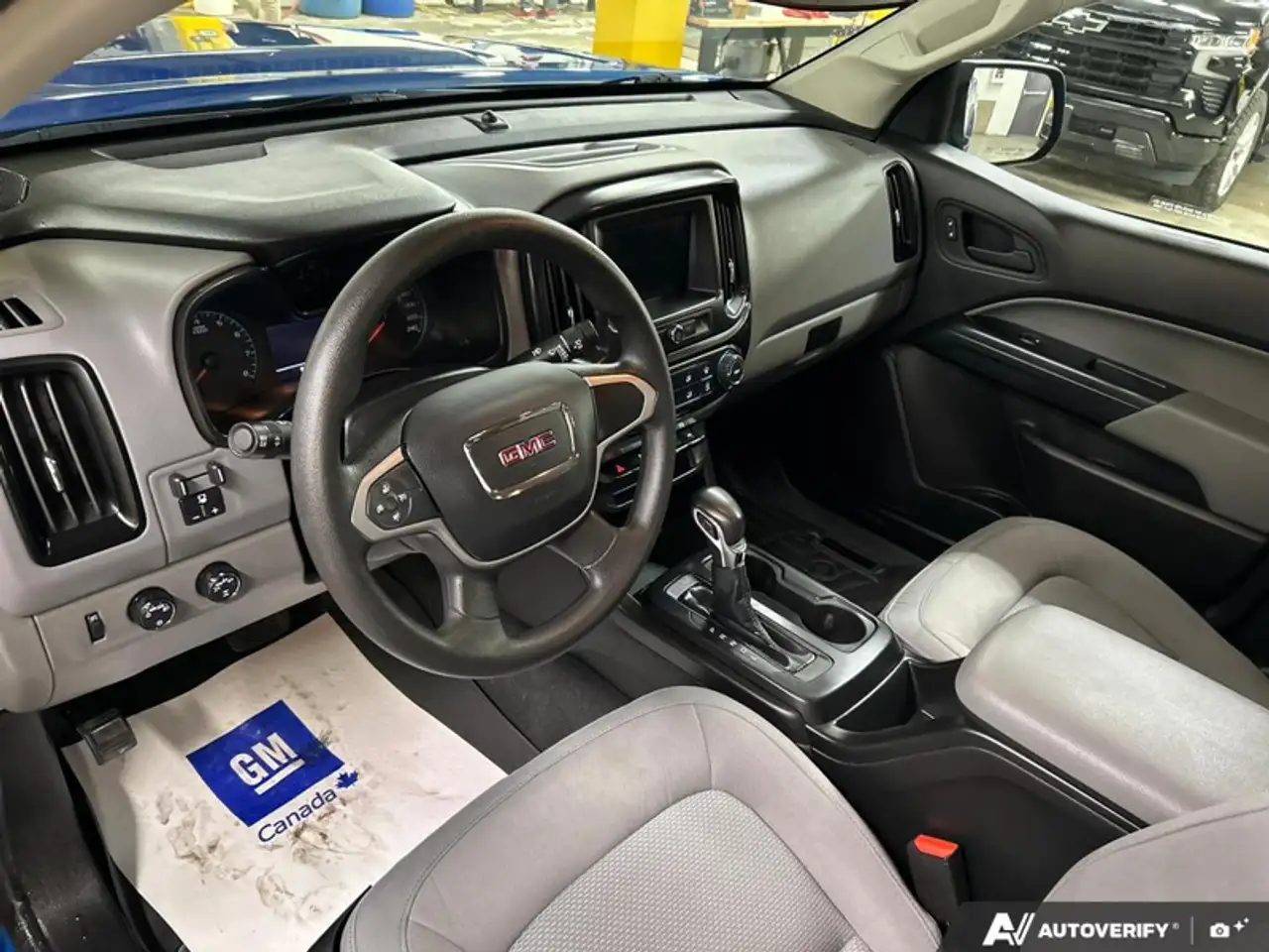 GMC Canyon photo GMC Canyon